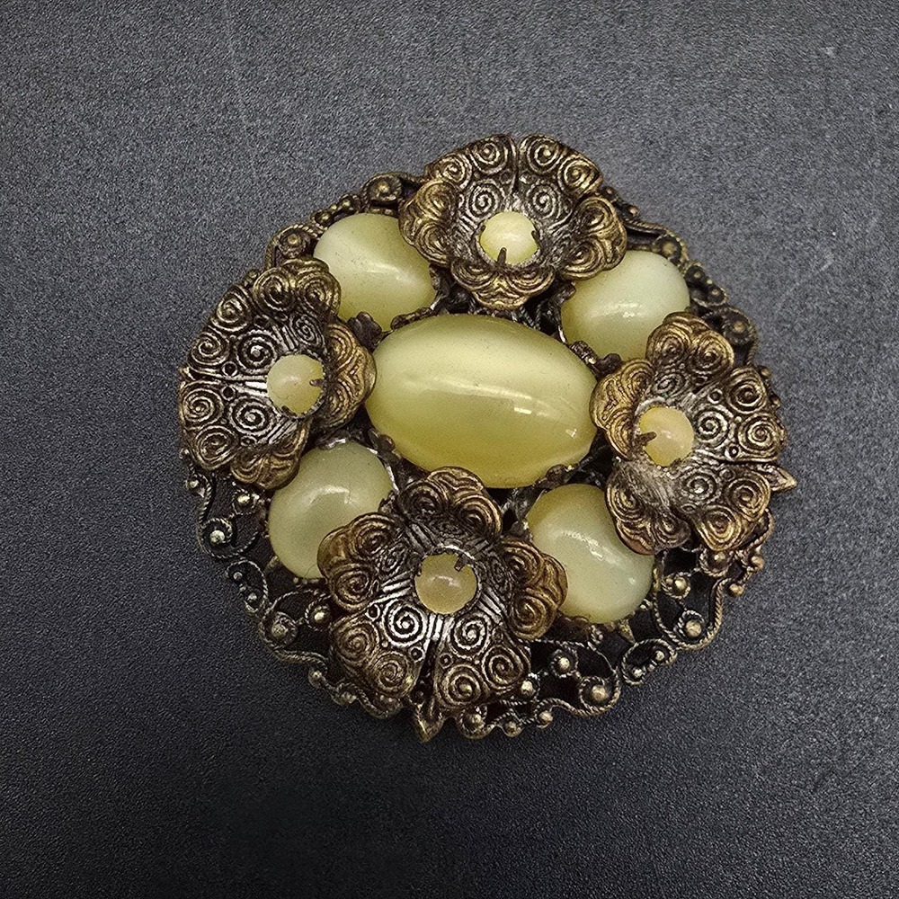 Yellow Moonglow Czech Brooch Bronze Tone VIntage Trombone Clasp